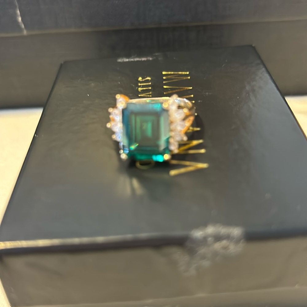 Emerald ring in 14k gold ring